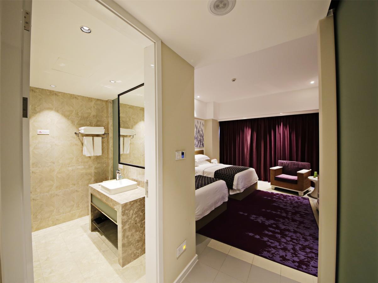 Howard Johnson Flower City Hotel Kunming Dış mekan fotoğraf