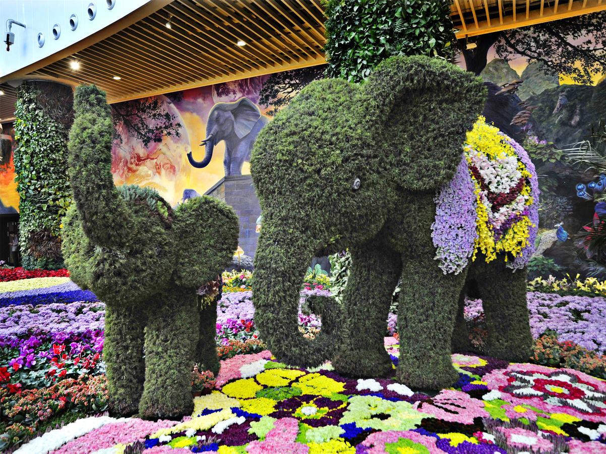 Howard Johnson Flower City Hotel Kunming Dış mekan fotoğraf