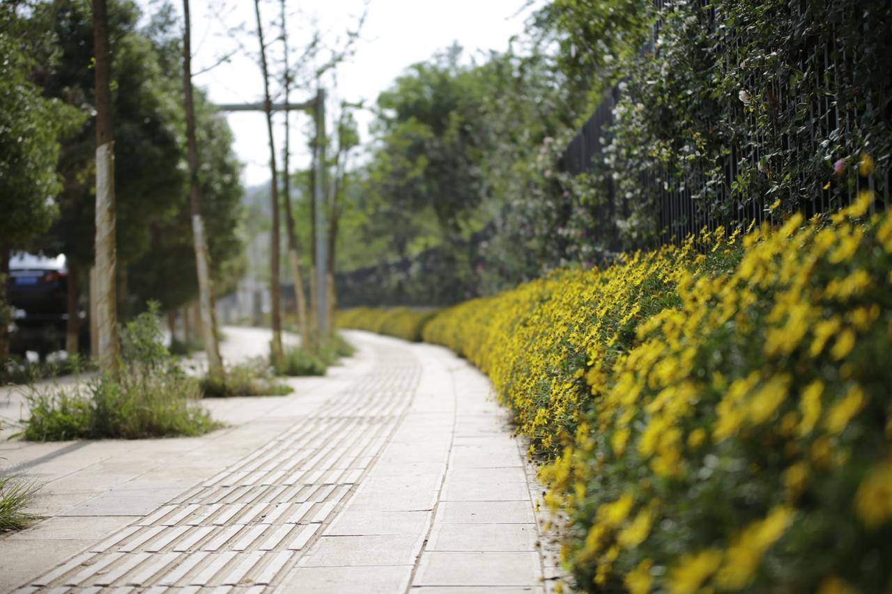 Howard Johnson Flower City Hotel Kunming Dış mekan fotoğraf