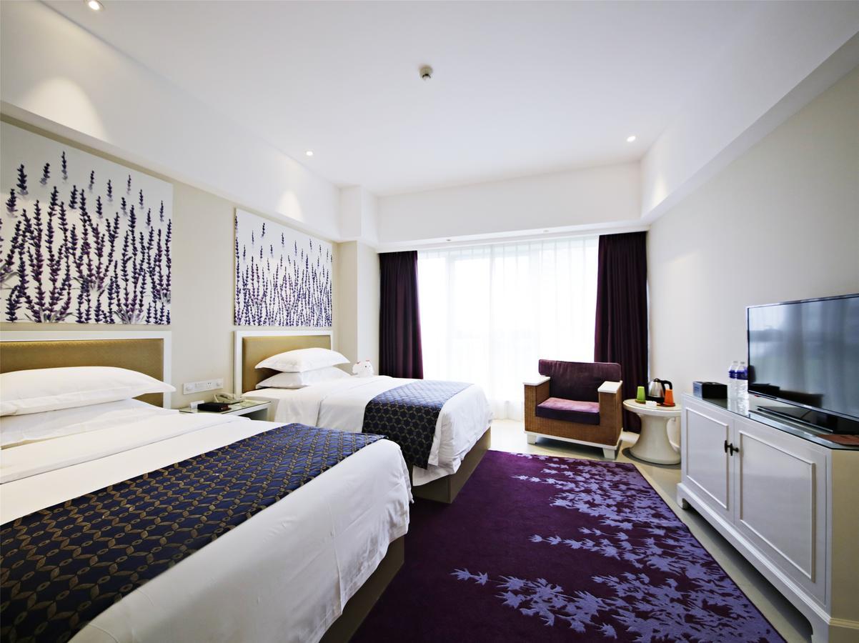 Howard Johnson Flower City Hotel Kunming Dış mekan fotoğraf