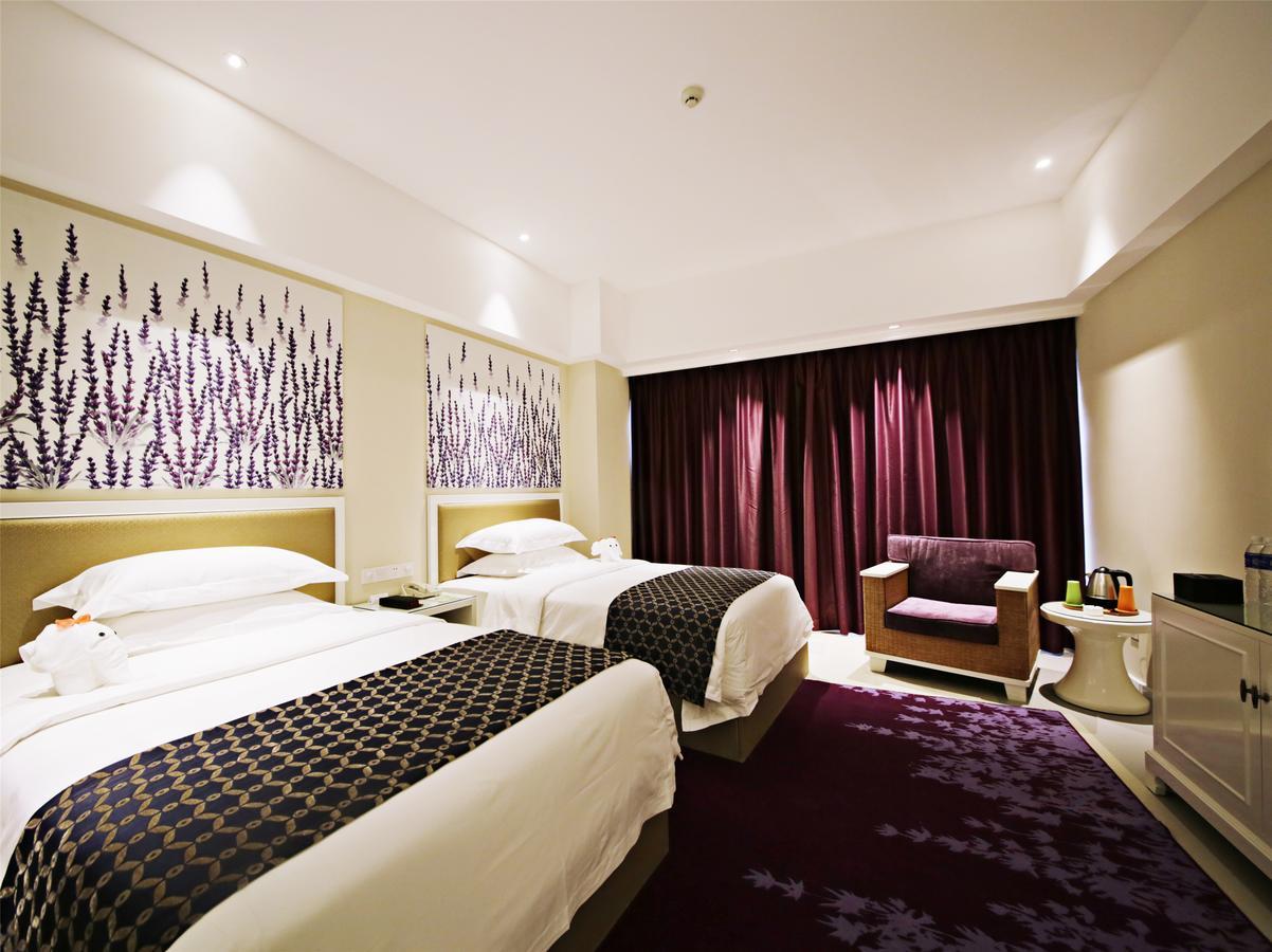 Howard Johnson Flower City Hotel Kunming Dış mekan fotoğraf